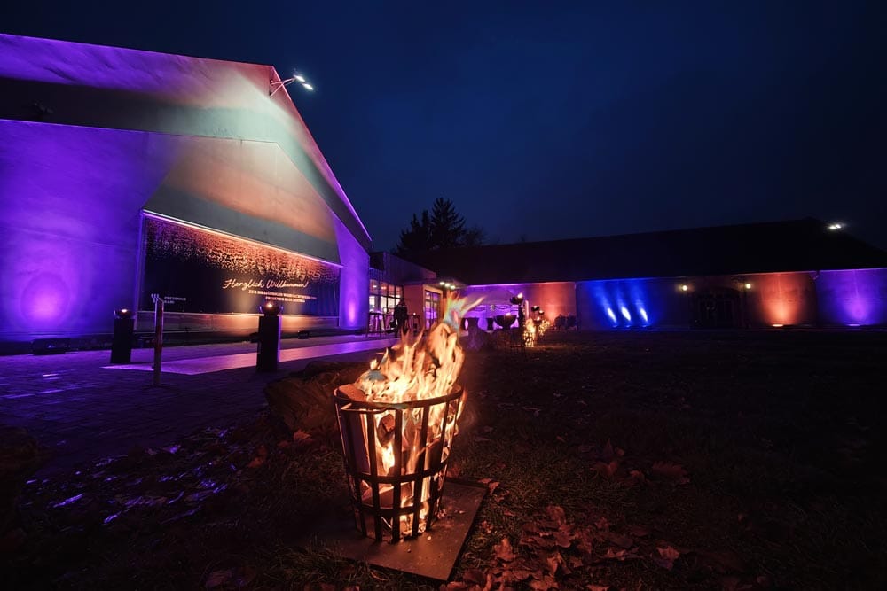 Seifenfabrik Aussenansicht bei Nacht - Fresenius Weihnachtsfeier 2025